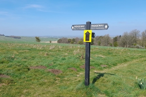 Ridgeway footpath signs